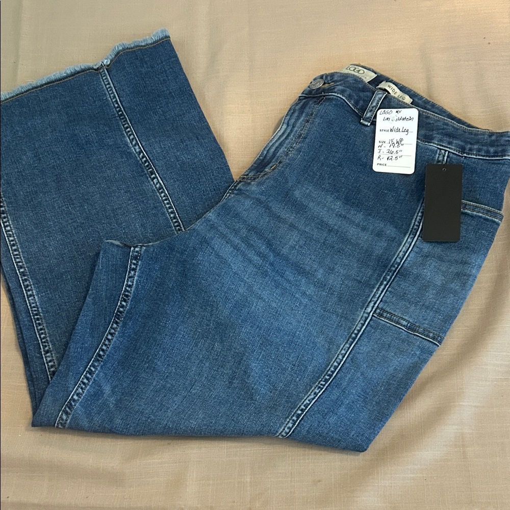 EUC LOGO by Lori Goldstein Women's Blue Flare Jeans